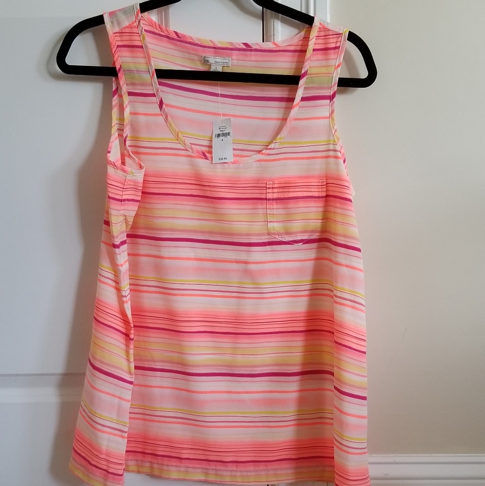 Gap sleeveless top - NWT